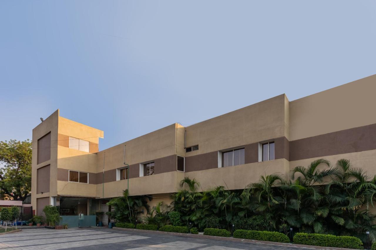 Oyo 75956 Hotel Grand Rourkela Exteriör bild